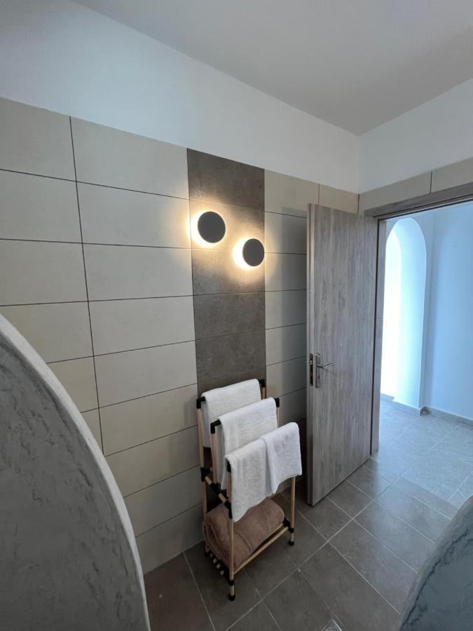 Petit Homme By Andreas Appartement Perissa  Buitenkant foto
